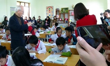 Từ tháng 2/2022, học sinh Việt Nam về nước được gia hạn độ tuổi xin học phổ thông