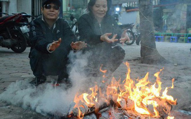 Rét tê tái bao trùm toàn Bắc bộ, đỉnh Mẫu Sơn xuống 2 độ C ảnh 1