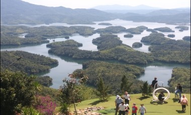 "Vịnh Hạ Long" trên Tây Nguyên đón khách du lịch, cuộc sống bình thường mới trở lại