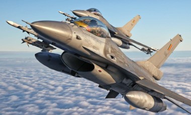 Chiến đấu cơ F-16 NATO đồng loạt xuất kích để thị uy với Nga