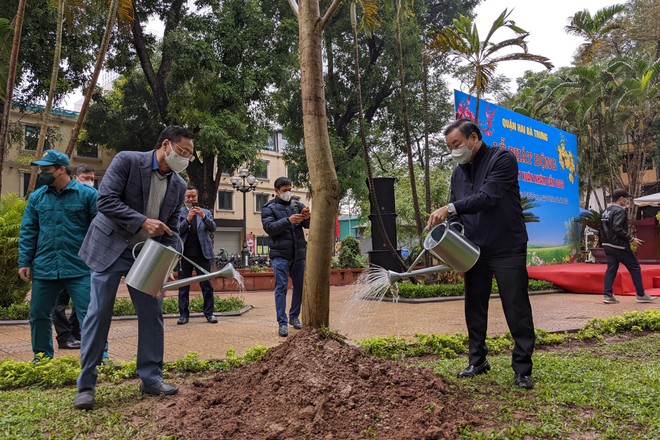 Hà Nội sẽ có lộ trình đưa trẻ lớp 1 trở lên ở quận nội thành đi học trở lại ảnh 4