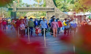 Đón hàng trăm ngàn lượt khách, du lịch Tây Ninh “ấm” dịp đầu năm