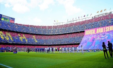 Barca phải bán cả tên SVĐ huyền thoại Nou Camp vì nợ nần