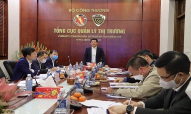 Bộ trưởng Công Thương họp khẩn chỉ đạo đảm bảo đủ xăng dầu trong nước