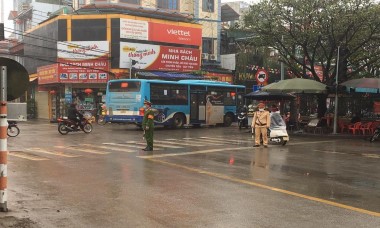 Tranh, giành khách tại Chùa Hương: Nhiều “cò mồi” bị xử lý