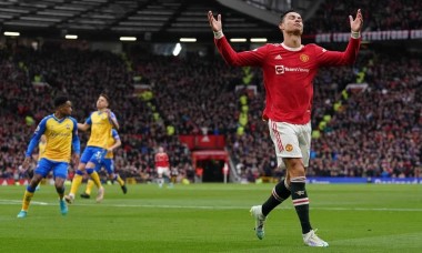 Ronaldo lập kỷ lục 'tịt ngòi', MU chưa vào nổi top 4