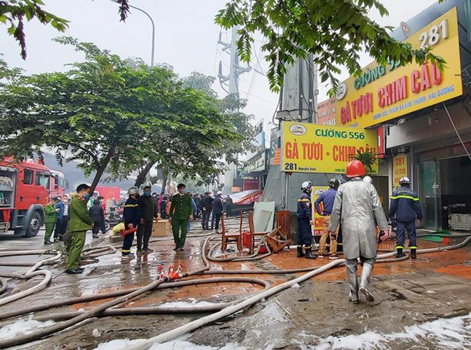 Kịp thời ngăn cháy lan tại đám cháy trên đường Nguyễn Xiển ảnh 2