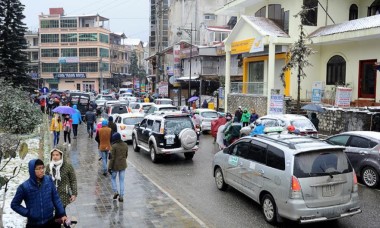 “Cơn sốt” giải tỏa nhu cầu du lịch