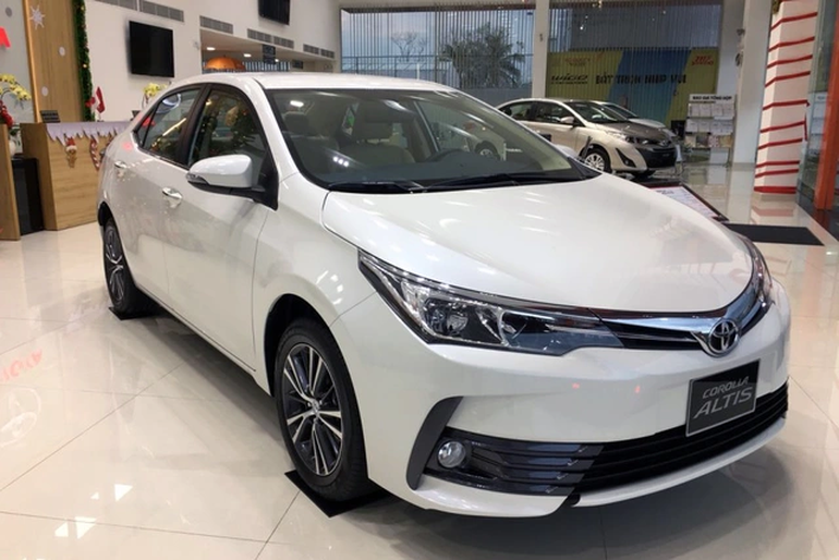 Toyota Altis là mẫu xe đang được giảm giá vài chục triệu đồng tùy theo phiên bản (Ảnh: Gia An).