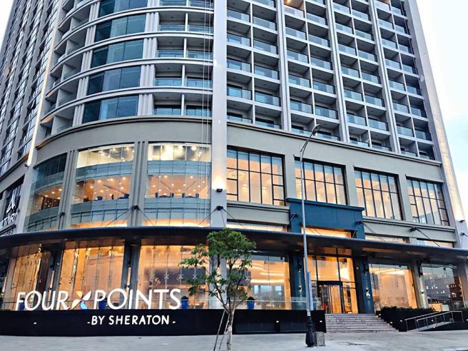 Khách sạn Four Points by Sheraton Đà Nẵng là khách sạn được thiết kế theo phong cách nghỉ dưỡng với trang thiết bị hiện đại theo tiêu chuẩn 5 sao cùng 36 tầng gồm 390 phòng.