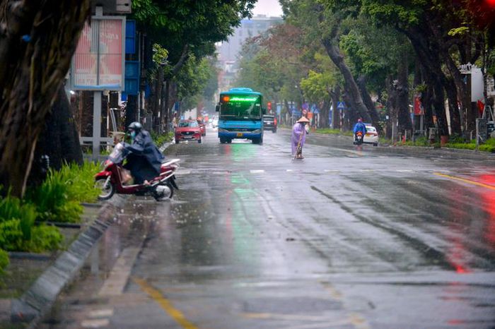 Theo thông tin từ Trung tâm Dự báo khí tượng thủy văn Quốc gia, không khí lạnh đã ảnh hưởng đến hầu hết các nơi ở Bắc Bộ và Trung Trung Bộ.