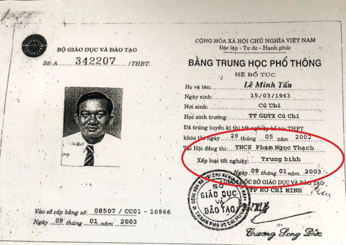 Bằng tốt nghiệp cấp 3 xếp loại Trung bình của ông Tấn vào năm 2002.