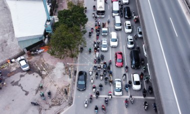 Cận cảnh những đoạn vỉa hè được quây kín bằng rào sắt ở Hà Nội: Có hiệu quả, nhưng còn bất cập