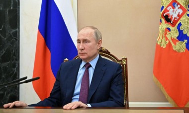 Ông Putin tuyên bố mở chiến dịch quân sự đặc biệt ở Donbas, kêu gọi lính Ukraine hạ vũ khí