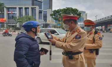 Cảnh sát giao thông Hà Nội nâng cấp độ phục vụ người dân trong khâu xử lý vi phạm