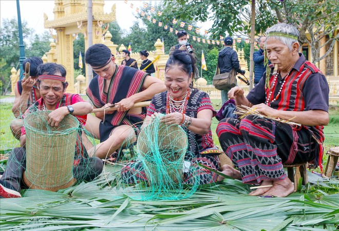 Hoạt động “Tháng Ba - Màu xanh tôi yêu” tại Làng Văn hóa - Du lịch các dân tộc Việt Nam ảnh 2