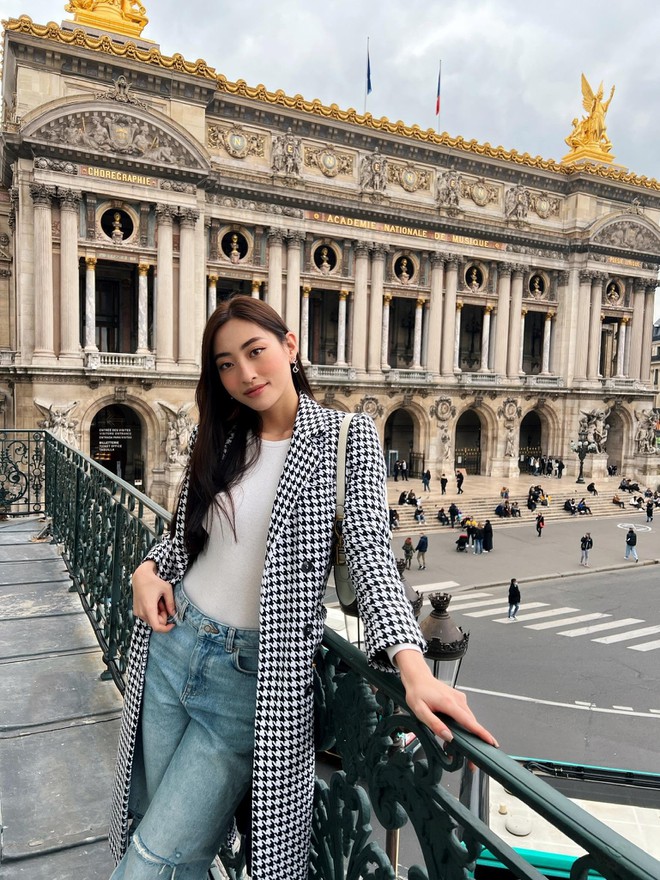 Hoa hậu Lương Thùy Linh tiết lộ về chỗ ở đắt đỏ khi tham dự "Paris Fashion Week 2022" ảnh 1