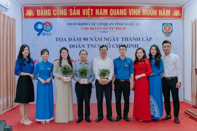 Buổi Toạ đàm nhân dịp kỉ niệm ngày thàh lập Đoàn TNCS Hồ Chí Minh của Chi đoàn Sở Tư pháp tỉnh Nghệ An.