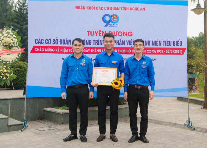 Anh Đinh Hải Hà  - Đoàn viên thanh niên tiêu biểu được nhận bằng khen tại buổi lễ tuyên dương.