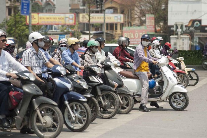 Giá xăng tiến sát 30.000 đồng/lít, chuyên gia chỉ cách tiết kiệm xăng xe máy, ô tô ảnh 1