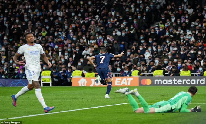 Real Madrid ngược dòng không tưởng trước PSG để vào tứ kết