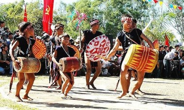 Triển lãm “Nhạc cụ truyền thống các dân tộc Việt Nam”-Hoạt động tôn vinh bản sắc văn hóa dân tộc