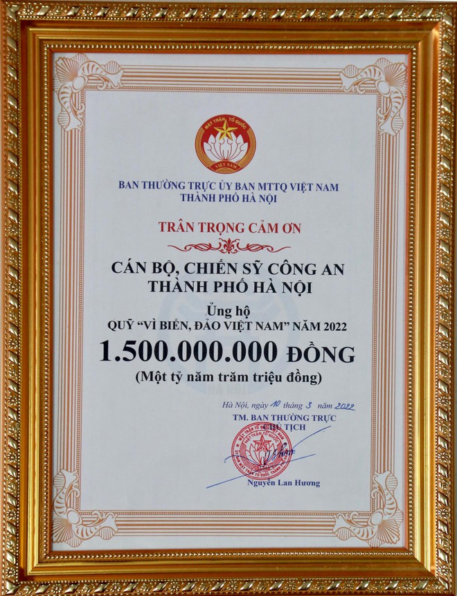 Công an Hà Nội tặng Quỹ “Vì biển, đảo Việt Nam” 1,5 tỷ đồng ảnh 2