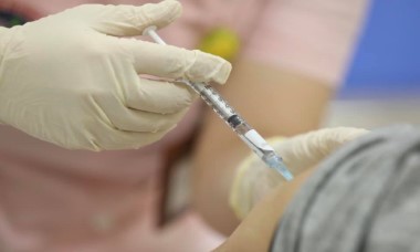 Khẩn trương tiếp nhận vaccine và  tiêm cho trẻ từ 05 đến dưới 12 tuổi