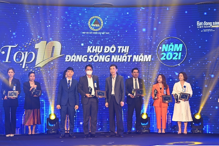 4435-top-10-kdt-dang-song-nhat-nam-2021-1