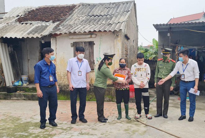 Những việc làm ý nghĩa của Phòng An ninh kinh tế và Phòng Hồ sơ nghiệp vụ Công an Hà Nội ảnh 4