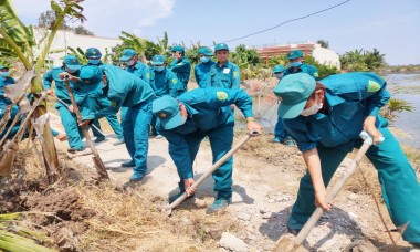 Bạc Liêu: Đoàn Thanh niên giúp dân sửa chữa các tuyến đường hư hỏng