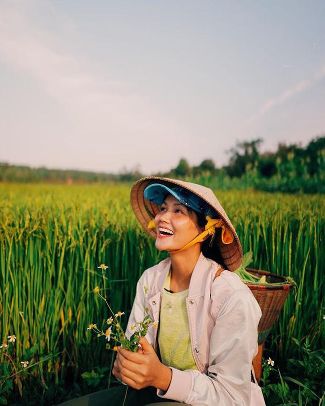 "Hậu" chia tay, Hoa hậu H'hen Niê xác nhận "gương vỡ lại lành" với bạn trai ảnh 2