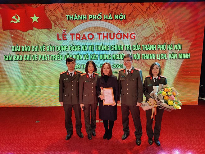 Báo An ninh Thủ đô giành 2 giải Nhất Giải báo chí về xây dựng Đảng và Phát triển văn hoá Hà Nội ảnh 4