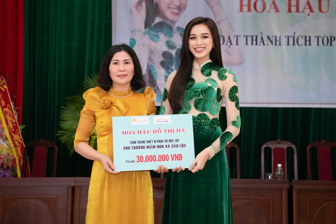 Top 13 "Miss World" Đỗ Thị Hà mặc áo dài mang hình ảnh rau má về quê nhà Thanh Hóa ảnh 14