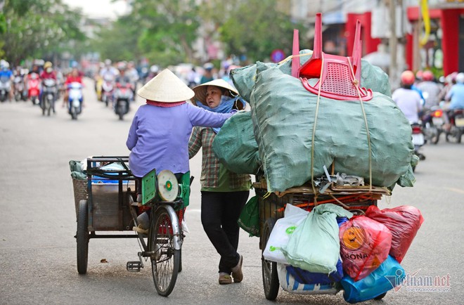 Nhọc nhằn đồng nát, ve chai ảnh 3