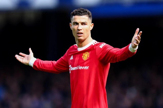 Ronaldo đổ máu trong trận MU thua Everton ảnh 2