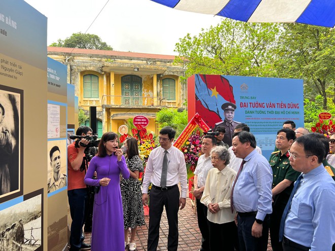 Khai mạc trưng bày "Đại tướng Văn Tiến Dũng - Danh tướng thời đại Hồ Chí Minh" ảnh 4