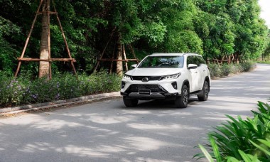 Ra mắt mẫu xe Toyota Fortuner 2022: Nâng cấp về an toàn và tiện nghi