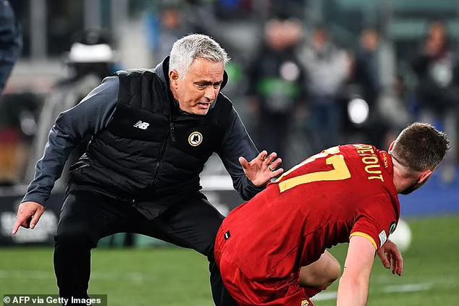 Jose Mourinho lập kỷ lục khi đưa AS Roma vào chung kết ảnh 2