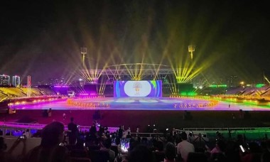 Nghệ thuật ánh sáng kết hợp pháo hoa rực rỡ tại lễ khai mạc SEA Games 31