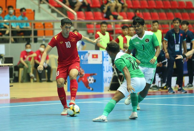 Chơi dưới sức, futsal Việt Nam để Indonesia chia điểm đáng tiếc ảnh 2