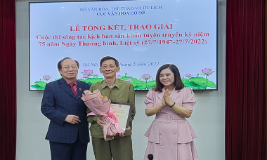 "Bên đài tưởng niệm" đoạt giải Nhất cuộc thi viết kỷ niệm 75 năm Ngày Thương binh liệt sĩ