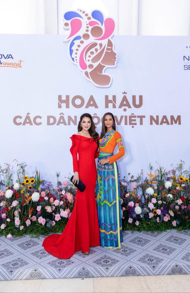 Thanh Hà, Lê Hiếu, Bùi Lan Hương "làm nóng" sân khấu Chung khảo Hoa hậu các Dân tộc Việt Nam phía Nam ảnh 4