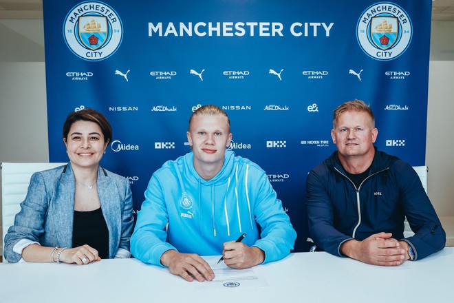 Erling Haaland chính thức ra mắt Man City ảnh 2