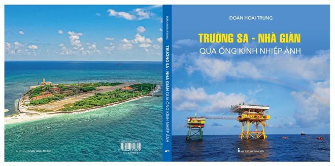 Chủ tịch Hội Nhiếp ảnh TP.HCM ra mắt triển lãm ảnh "Trường Sa-Nhà giàn DK1 qua ống kính nhiếp ảnh" ảnh 2