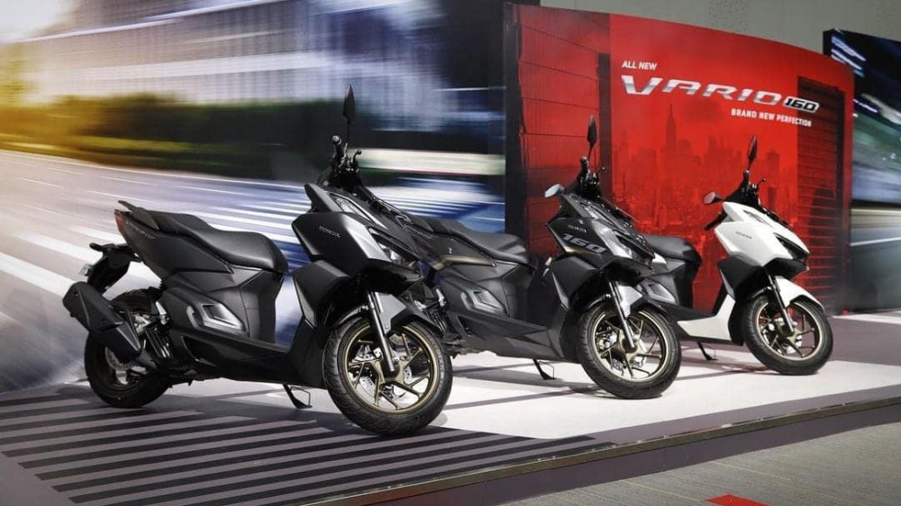 Có 70 triệu, nên mua xe máy Honda Air Blade 160 2022 hay Honda Vario 160?