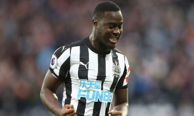 Quang Hải có đối tác là cựu tiền vệ Newcastle ở Pau FC