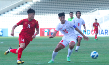 Thắng đậm Philippines, U19 Việt Nam tạm chiếm đầu bảng