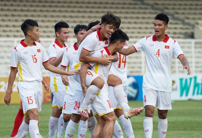 'Thuyền trưởng' U19 Việt Nam hài lòng với chiến thắng trước Myanmar ảnh 1