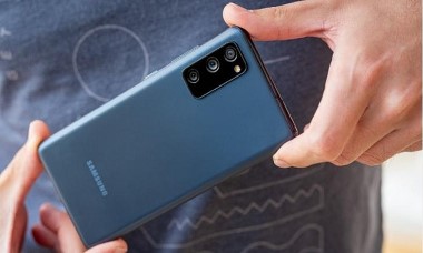 "Vượt mặt" iPhone, Samsung Galaxy S20 FE 5G khiến người dùng mạnh tay "xuống tiền"